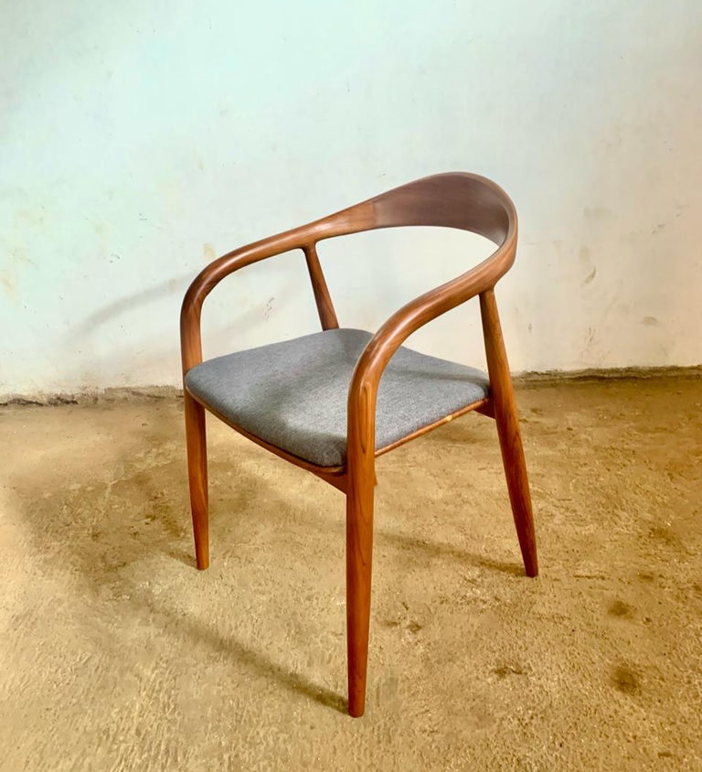 Kursi Cafe Raglan Minimalis