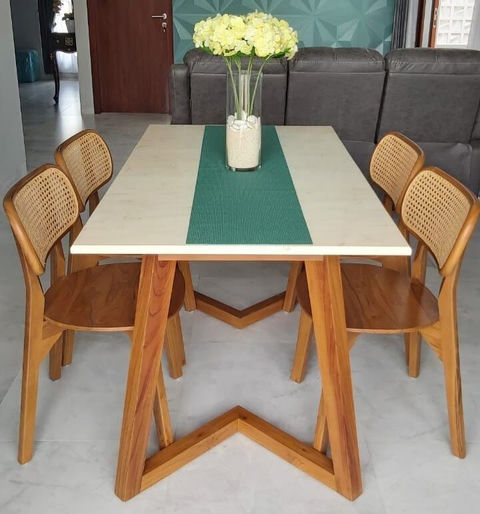 Set Meja Makan Minimalis 4 Kursi