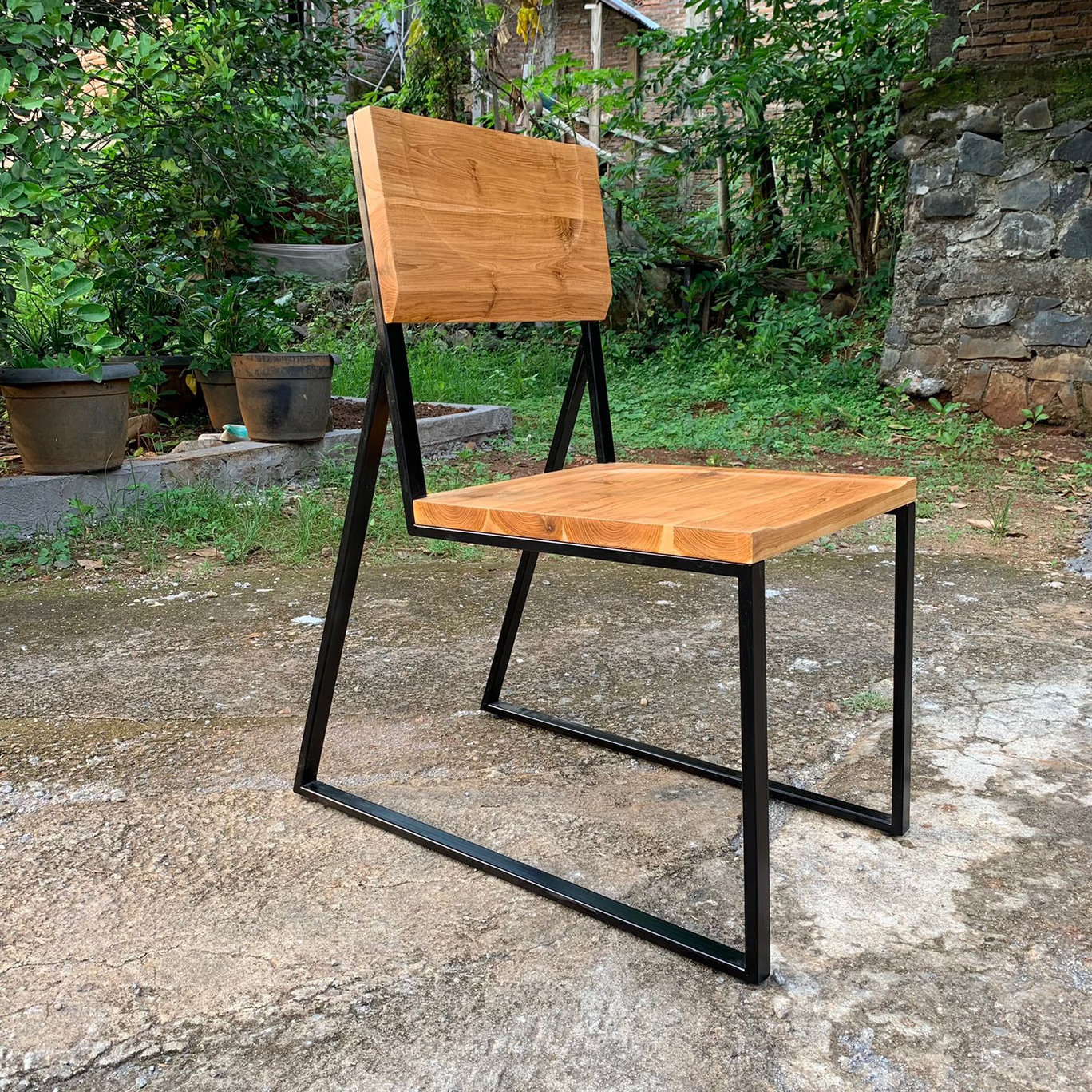 Kursi Cafe Minimalis Kaki Besi,Kursi Cafe Minimalis,bar stools,office chair,chair,gaming chair,computer chair,desk chair,kursi,kursi gaming,kursi kantor,kuirtsi minimalis,kursi cafe,kursi makan,kursi santai,kursi teras,kursi industrial,gambar Kursi Cafe Minimalis Kaki Besi,kursi taman,harga Kursi Cafe Minimalis Kaki Besi,harga kursi kantor,jual kursi makan