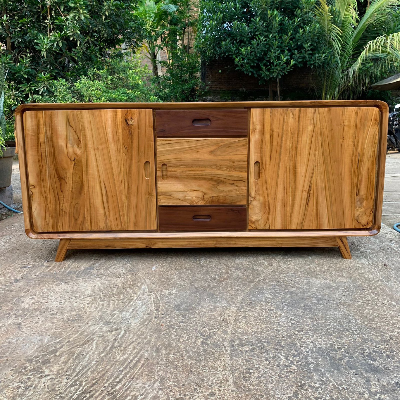 Jual Bufet TV Minimalis Jepara,Jual Bufet TV Minimalis,Bufet TV Minimalis,Jual Bufet TV,Jual Bufet TV retro Jepara,Bufet TV Minimalis retro,meja tv retro,Jual Meja TV Minimalis Jepara,meja TV Minimalis,lemari TV Minimalis Jepara,harga Bufet TV Minimalis Jepara,rak tv,rak TV Minimalis Jepara,Jual Bufet TV Minimalis Jati,Bufet TV Minimalis Jati,meja tv jati