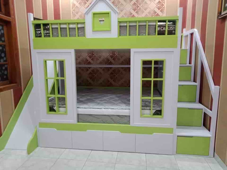 Tempat tidur anak model motif