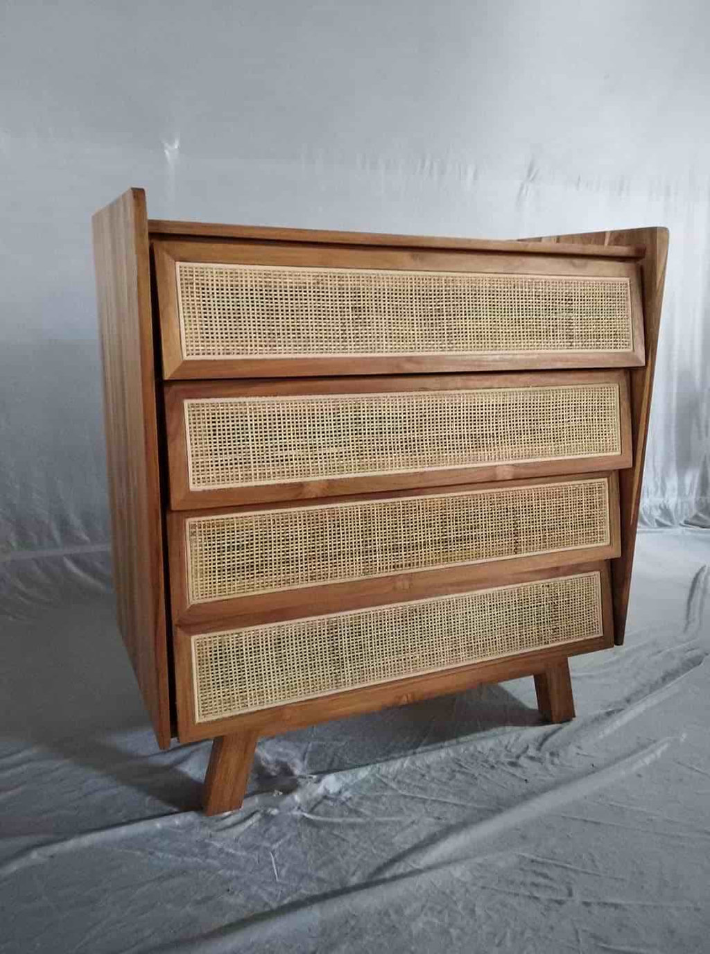 Nakas minimalis kombinasi rotan