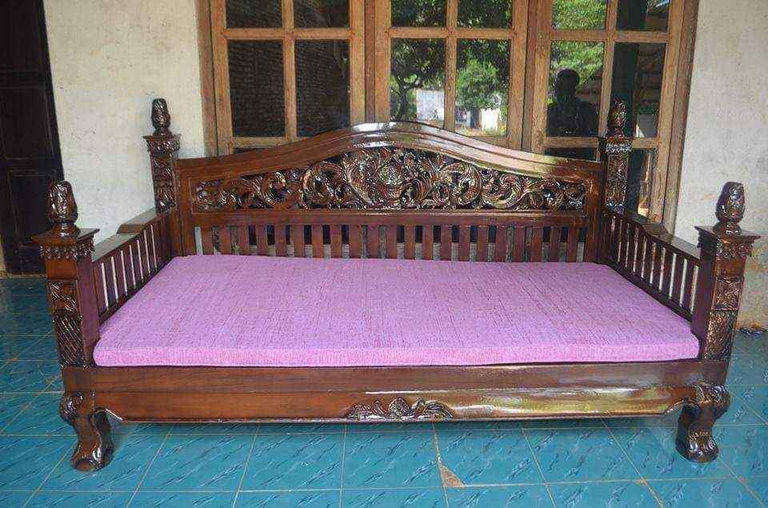 Bale bale ukiran kayu jati