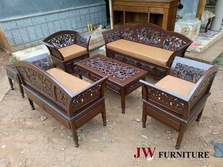 kursi tamu ukir jati klasik,kursi tamu ukir jati,set kursi tamu ukir jati karawang,set kursi tamu karawang ukir mawar,jual set kursi tamu ukir klasik,harga kursi tamu ukir minimalis,set kursi tamu karawang minimalis