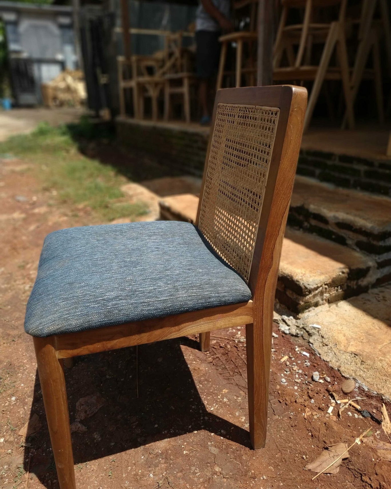 kursi unik kayu jati, kursi unik jati, kursi csfe unik kayu jati, kursi makan unik kayu jati, kursi unik, kursi makan unik jati, kursi unik bagus, kursi cafe bagus, kursi jati, kursi unik custom