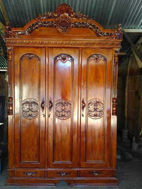 almari pakaian ukir jati, almari pakaian ukir, almari pakaian jati, alamatri pakaian jati ukir, almari pakaian, alamari pakaian bagus, jual aneka macam alamari, alamari pakaian bagus,alamari pakaian pintu 3