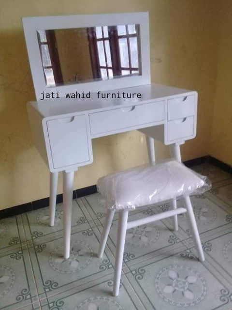 meja rias minimalis duco putih, meja rias minimalis putih, meja rias mahoni, meja rias minimalis,meja rias, jual meja rias, aneka macam meja rias, meja rias terbaru, meja rias bagus,meja rias vintage