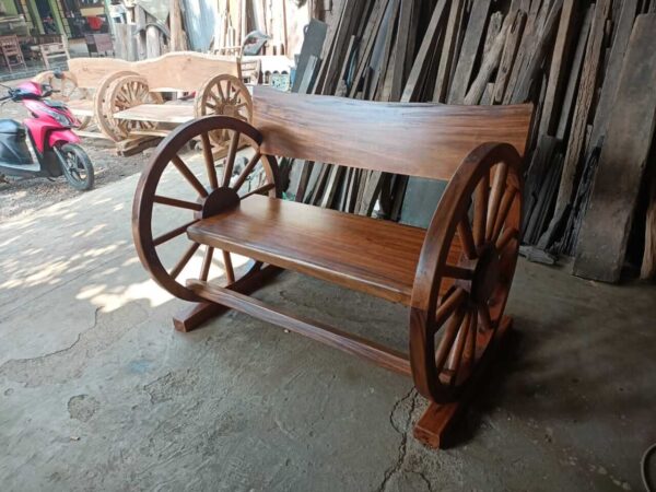 Bangku kayu model roda terbaru