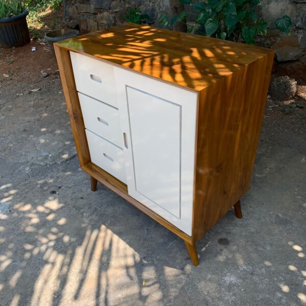 Bufet Nakas Minimalis Retro,Bufet Nakas Minimalis,bufet minimalis retro,nakas minimalis Retro,bufet hias,bufet tv minimalis,bufet minimalis jati,bufet hias minimalis,nakas minimalis jati,gambar bufet minimalis retro terbaru,jual nakas minimalis retro terbaru,furniture jepara, cedenza minimalis kayu jati,cedenza minimalis,bufet nakas minimalis kombinasi duco