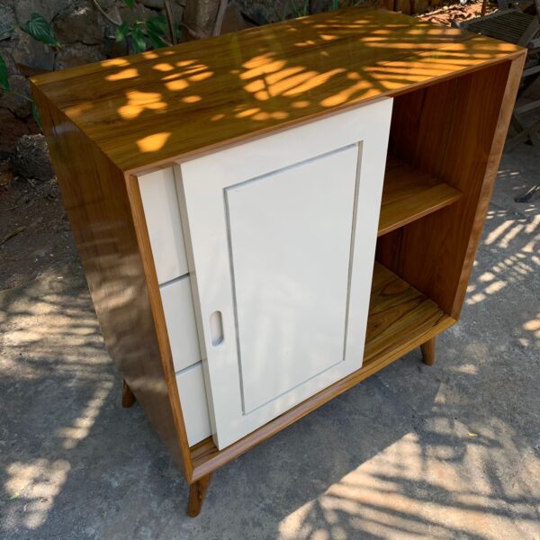 Bufet Nakas Minimalis Retro,Bufet Nakas Minimalis,bufet minimalis retro,nakas minimalis Retro,bufet hias,bufet tv minimalis,bufet minimalis jati,bufet hias minimalis,nakas minimalis jati,gambar bufet minimalis retro terbaru,jual nakas minimalis retro terbaru,furniture jepara, cedenza minimalis kayu jati,cedenza minimalis,bufet nakas minimalis kombinasi duco