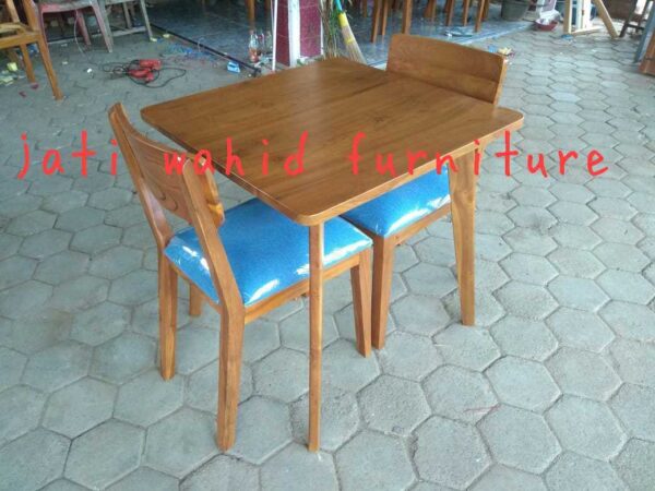 Meja Kursi Cafe Jati Natural,meja kursi kafe jati natural,kursi cafe jati,kursi kafe jati.kursi kafe,set meja kursi cafe jati natural,set kursi cafe jati,harga kursi cafe,jual kursi cafe,kursi cafe,model kursi cafe,jual kursi cafe murah,Meja Kursi Cafe Jati Natural murah,jual meja cafe murah,furniture jepara,kursi cafe jepara,meja cafe jepara