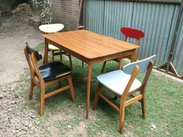 Meja makan minimalis jati bagus