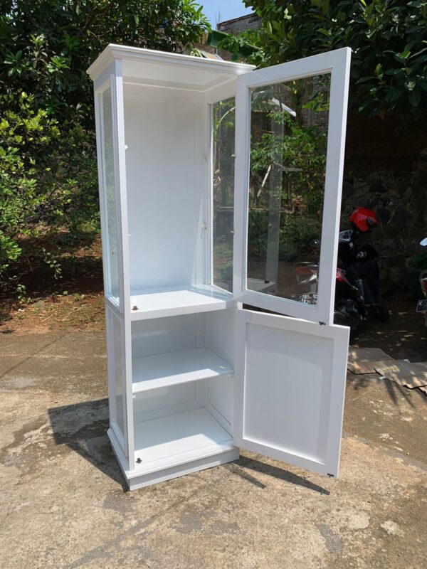 furniture jepara,Almari Hias Pajangan Cat Duco Putih,Almari Hias Pajangan Cat Duco,Almari Hias Pajangan,harga Almari Hias Pajangan,harga Almari Hias minimalis kaca,jual Almari Hias minimalis,lemari hias kaca minimalis,lemari hias jepara,lemari hias ruang tamu,lemari hias pajangan warna putih,model almari terbaru,harga lemari hias ukir terbaru