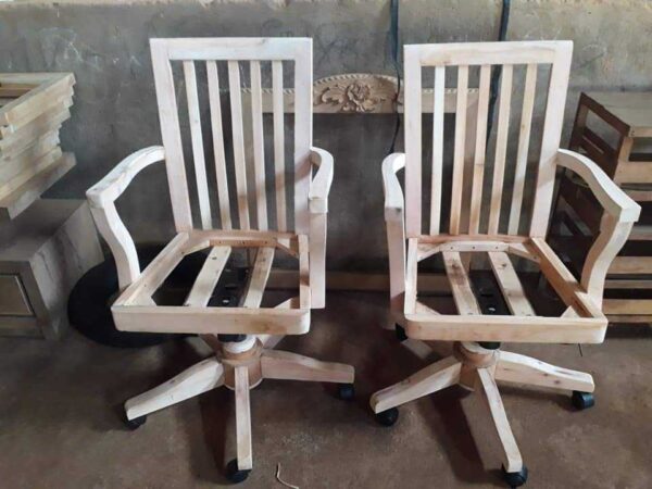 kursi direktur kayu jati, kursi direktur kayu, kursi direktur jati, kursi kantor, kursi direktur,furniture kantor, furniture jepara, kursi kantor direktur, kursi, kursi dirketur putar jati,furniture, furniture jati,furniture jakarta, furniture jepara