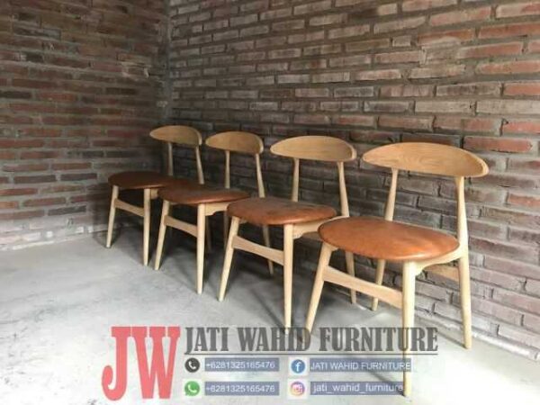kursi cafe jati modern,kursi cafe minimalis,jual kursi cafe murah,jual meja kursi cafe,kursi cafe kayu solid,daftar harga kursi cafe,meja kursi cafe minimalis,kursi makan cafe kayu jati,kursi makan cafe kayu,kursi makan,aneka kursi makan,kursi cafe minimalis