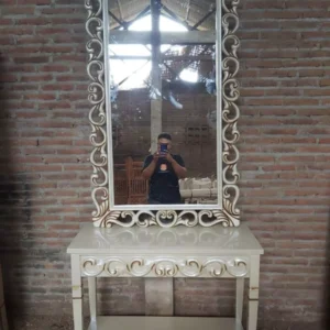 meja konsul ukir