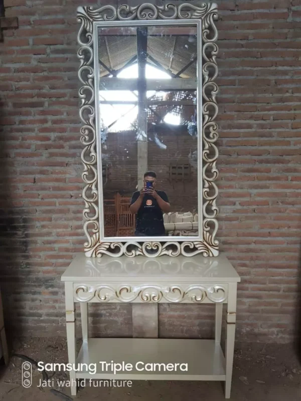 meja konsul ukir