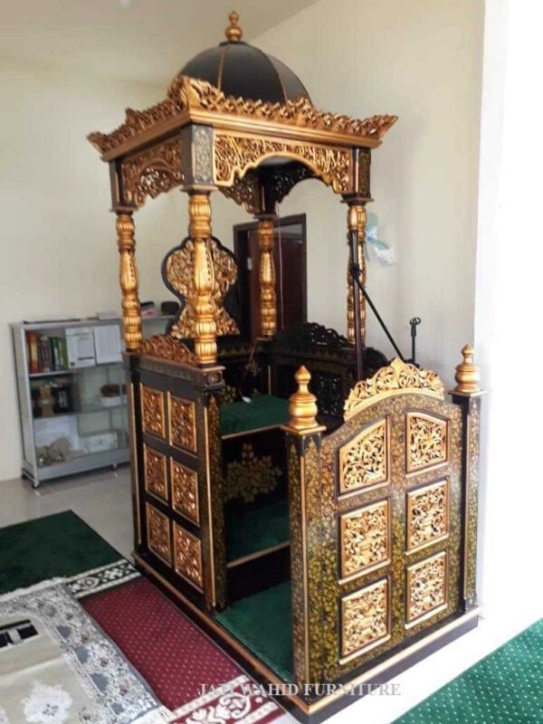 mimbar masjid kubah jati,mimbar masjid kubah,mimbar,jual mimbar jati,desain mimbar jati jepara,harga mimbar jati,pusat mimbar masjid berkualitas,mimbar atap kubah,mimbar motif kaligrafi,mimbar masjid