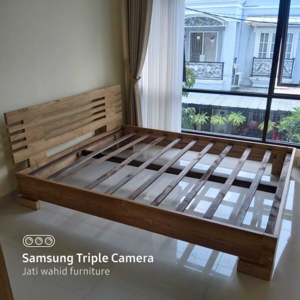 tempat tidur minimalis kayu jati