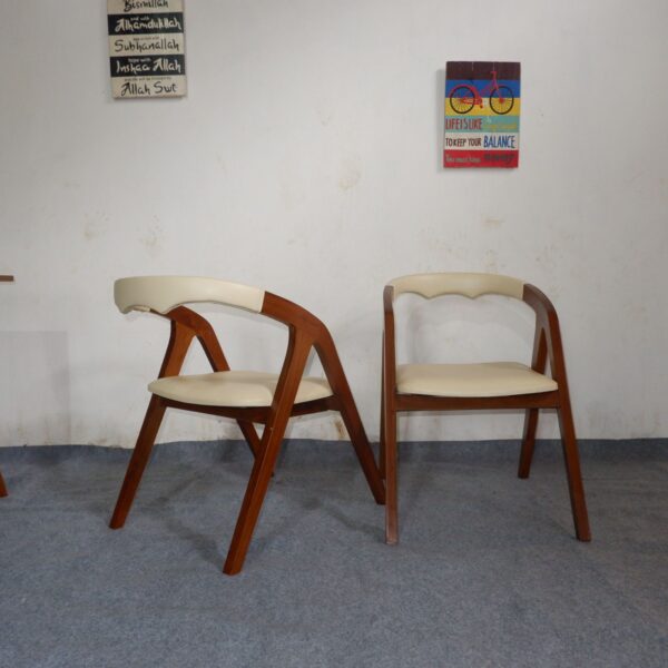 Kursi Cafe Kayu Jati Minimalis Terbaru
