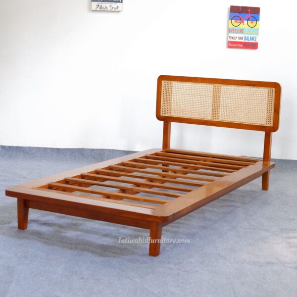 Dipan Kayu Minimalis Modern