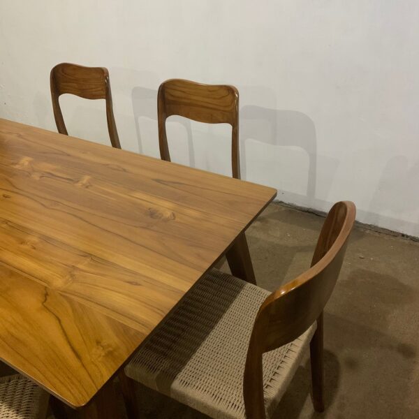 Set Meja Makan Kayu Jati Minimalis